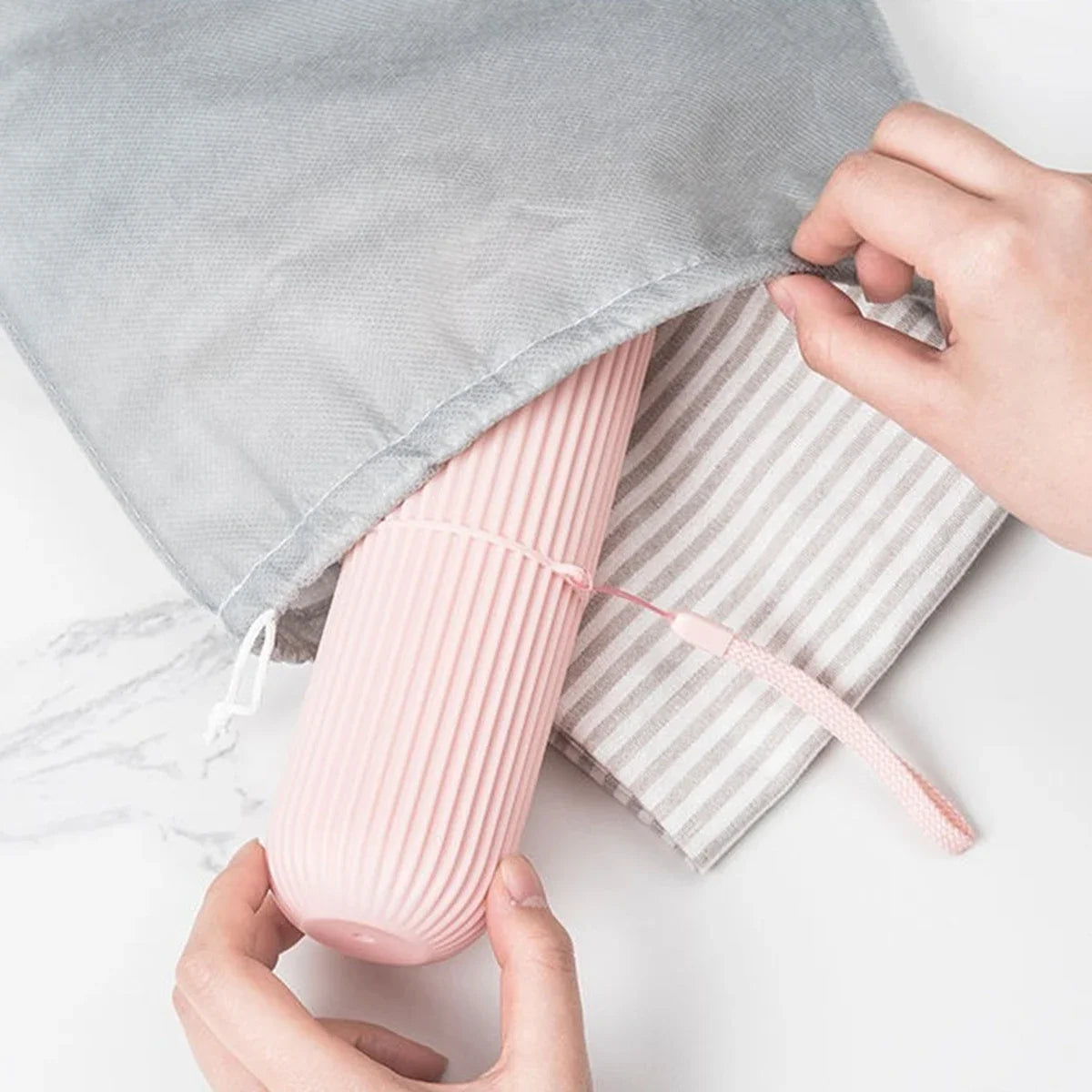 Portable Toothbrush Holder Case for Travel/Camping/Storage Box Protect from Dirt and Damage